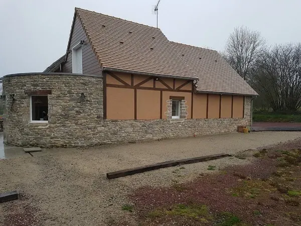 Maçonnerie artisanale à  Courcy